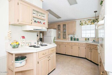 7526 Montauk - Kitchen 2