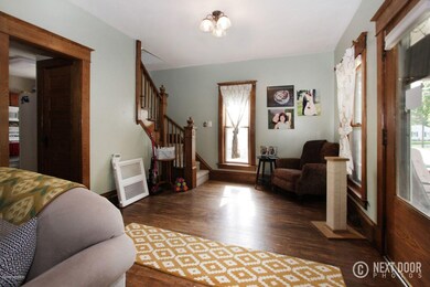 512 main st foyer