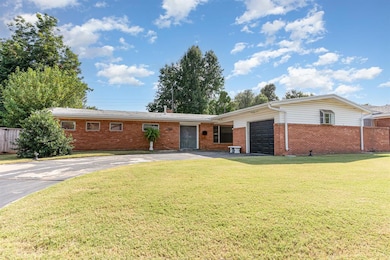 2608 Kings Way, Oklahoma City, OK 73120 - photo 2