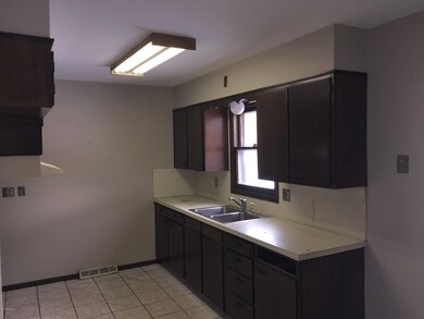 620 Netherfield St NW, Comstock Park, MI 49321 - photo 5