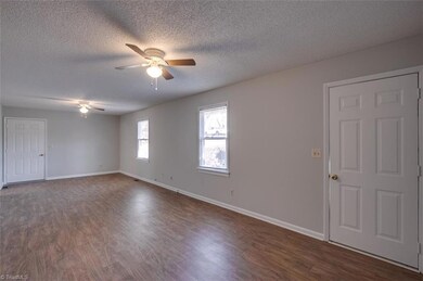 1574 Leslie St, Asheboro, NC 27205 - photo 3