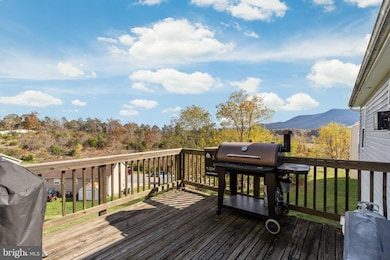 111 Jenny Ct, Strasburg, VA 22657 - photo 3