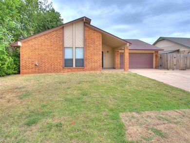 1313 NE 22nd St, Moore, OK 73160 - photo 3