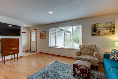 56685 Stellar Dr, Bend, OR 97707 - photo 2