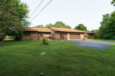 9262 Stadium Dr unit 9264, Kalamazoo, MI 49009 - photo 2