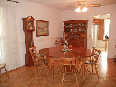 17410 N Cottonwood Dr, Sun City, AZ 85373 - photo 6