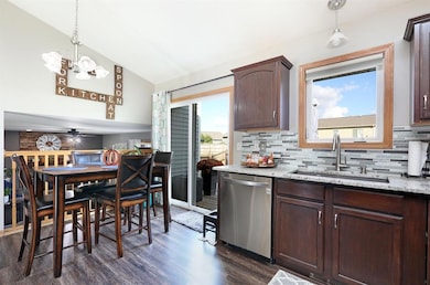 3417 E 53rd Ct, Des Moines, IA 50317 - photo 7