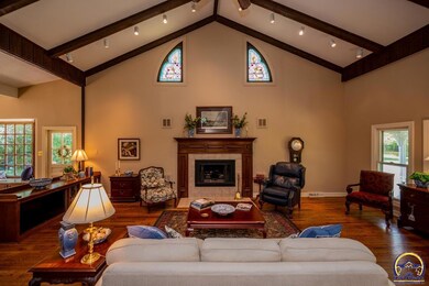 8121 SW 21st St, Topeka, KS 66615 - photo 6