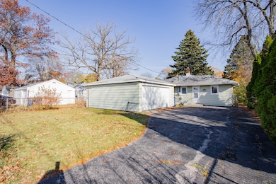 1312 N Linden Ave, Waukegan, IL 60085 - photo 5