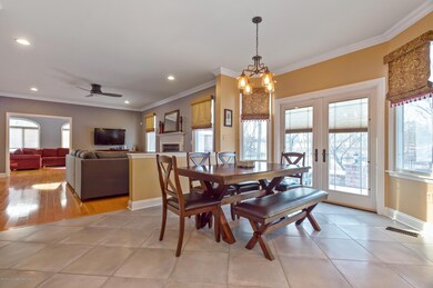 05_15SaxonCourt_358_BreakfastArea_HiRes