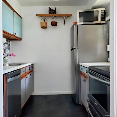 400 Mount Pleasant Ave unit 3-J, Mamaroneck, NY 10543 - photo 5