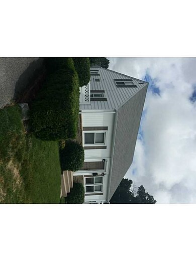 74 Ordway St, Pawtucket, RI 02861 - photo 2