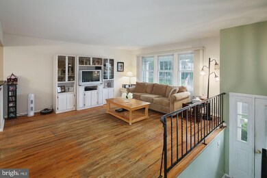 206 Midway Dr, Morrisville, PA 19067 - photo 5