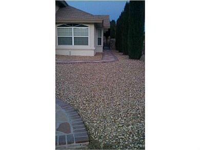 480 Jeweled Mesa Ct, Horizon City, TX 79928 - photo 6