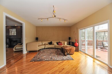 006_Family Room
