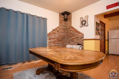 307 SW Roosevelt St, Topeka, KS 66606 - photo 7