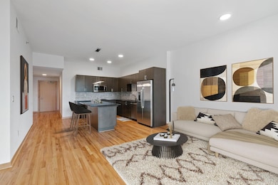 1240 S 2nd St unit 225, Minneapolis, MN 55415 - photo 3