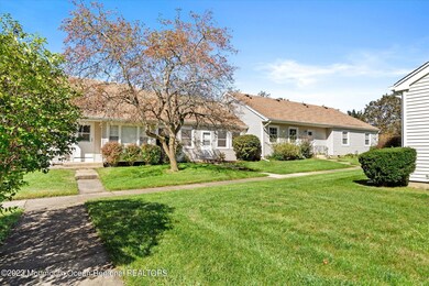 03-103D_Broadgate_Ct-3