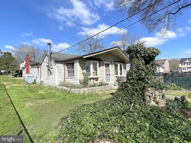 2218 Lodge Farm Rd, Sparrows Point, MD 21219 - photo 5