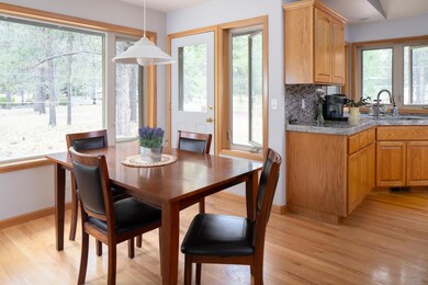 6 Breakfast Nook