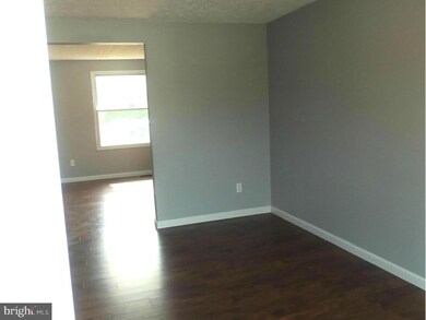 4402 Hallfield Manor Dr, Nottingham, MD 21236 - photo 3