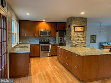 2429 Claremont Dr, Falls Church, VA 22043 - photo 2