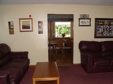 Eating space/kitchen