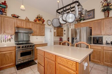 Kitchen with Gas Viking Range/Oven