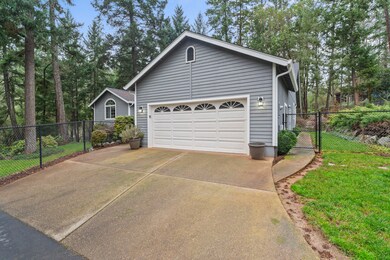 1219 W Jones Creek Rd, Grants Pass, OR 97526 - photo 3