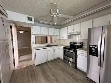 1024 S Independence Dr unit 1024A, Homestead, FL 33034 - photo 6