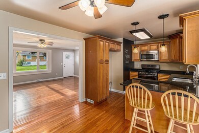 3888 S Wayne Dr, La Porte, IN 46350 - photo 4