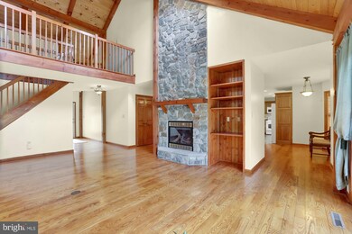 266 Lindman Dr, Chambersburg, PA 17202 - photo 5