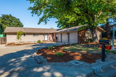 426 NE Royal Dr, Grants Pass, OR 97526 - photo 3