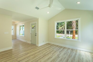 200 13th St, Apalachicola, FL 32320 - photo 4