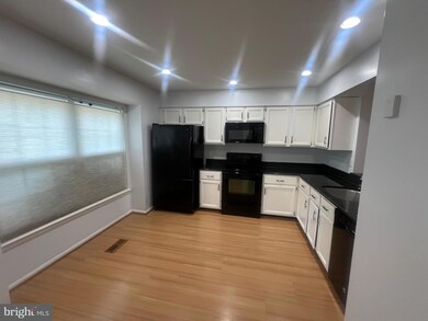 11708 Lone Tree Ct, Columbia, MD 21044 - photo 5