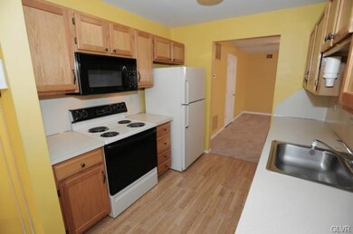 7318 Sauerkraut Ln unit G, MacUngie, PA 18062 - photo 4