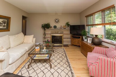 26 E Charleston LR