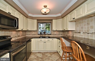 16 Aspen Ln, Levittown, PA 19055 - photo 5