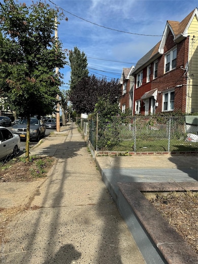 927 E 219th St, Bronx, NY 10469 - photo 2