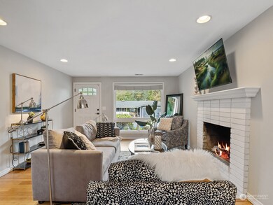 24232 Firdale Ave, Edmonds, WA 98020 - photo 4