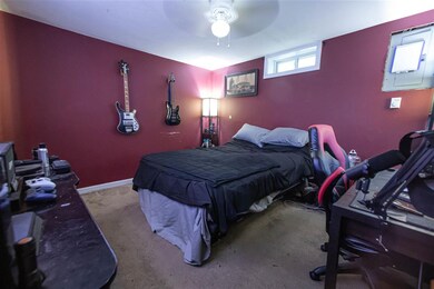 709 Calef Rd, Manchester, NH 03103 - photo 6