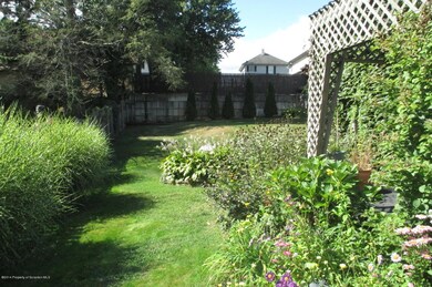 109 E Hospital St, Taylor, PA 18517 - photo 4