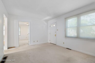 6-web-or-mls-1009 Peter Road_06