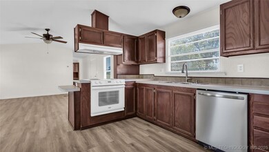 598 Dundee Rd, Ringling, OK 73456 - photo 7