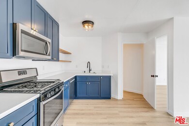 134 N Mariposa Ave unit 308, Los Angeles, CA 90004 - photo 5