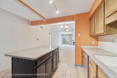 7224 Medallion Dr unit 39, Lansing, MI 48917 - photo 4