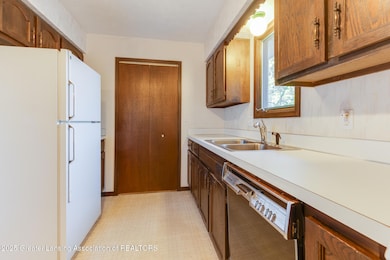 1104 Downer Ave, Lansing, MI 48912 - photo 7