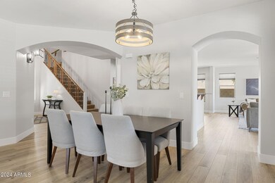 Living Dining Room28419-n-52nd-way