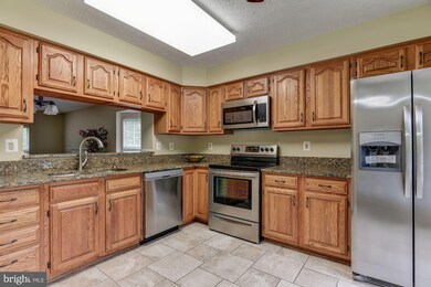 20549 Lowfield Dr, Germantown, MD 20874 - photo 2