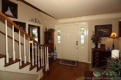 512 Glencoe Cir, Claremore, OK 74017 - photo 2